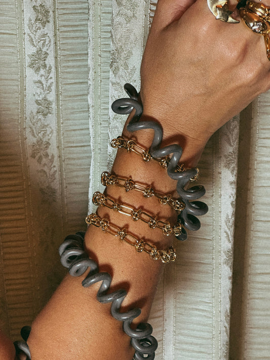 PULSEIRA CORRENTE COM ELOS ENTRELAÇADOS EM AÇO INOXIDÁVEL