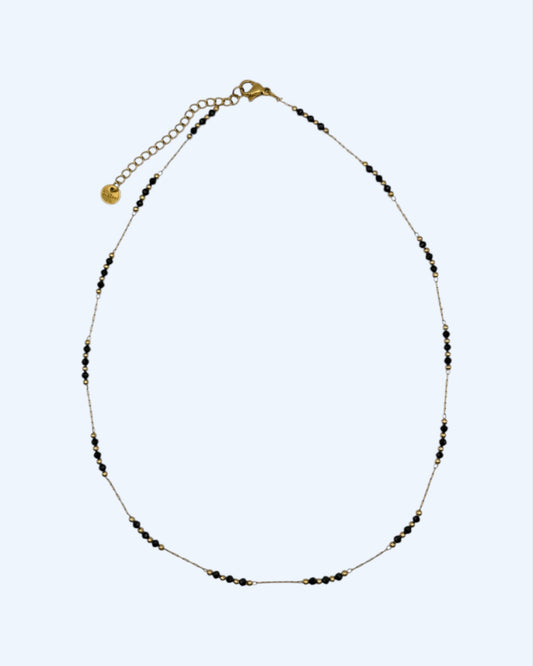 COLAR EM CORRENTE FINA DOURADA COM ZIRCÓNIAS FACETADAS