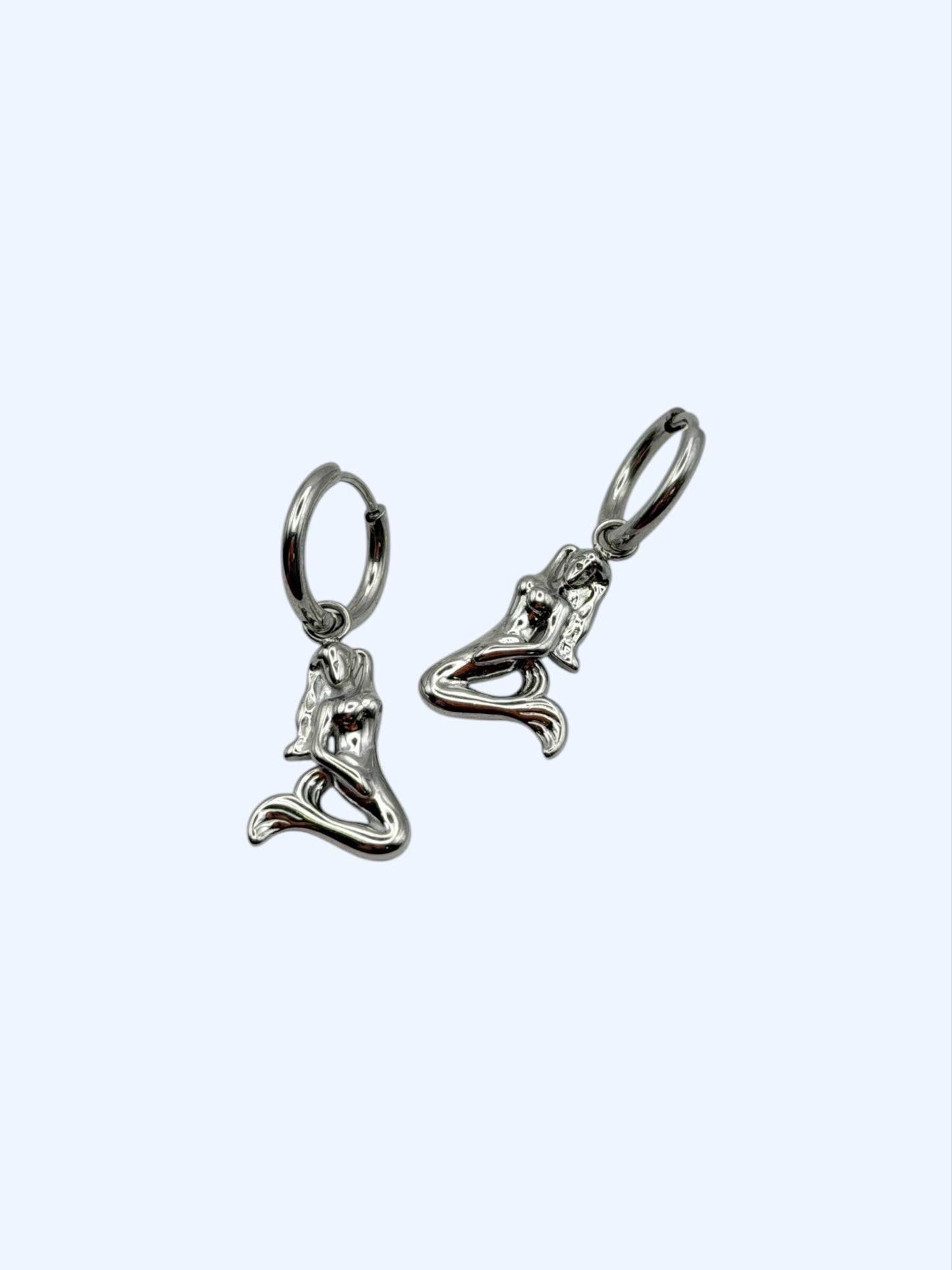 PENDIENTES DE ARO CON SIRENA EN ACERO INOXIDABLE