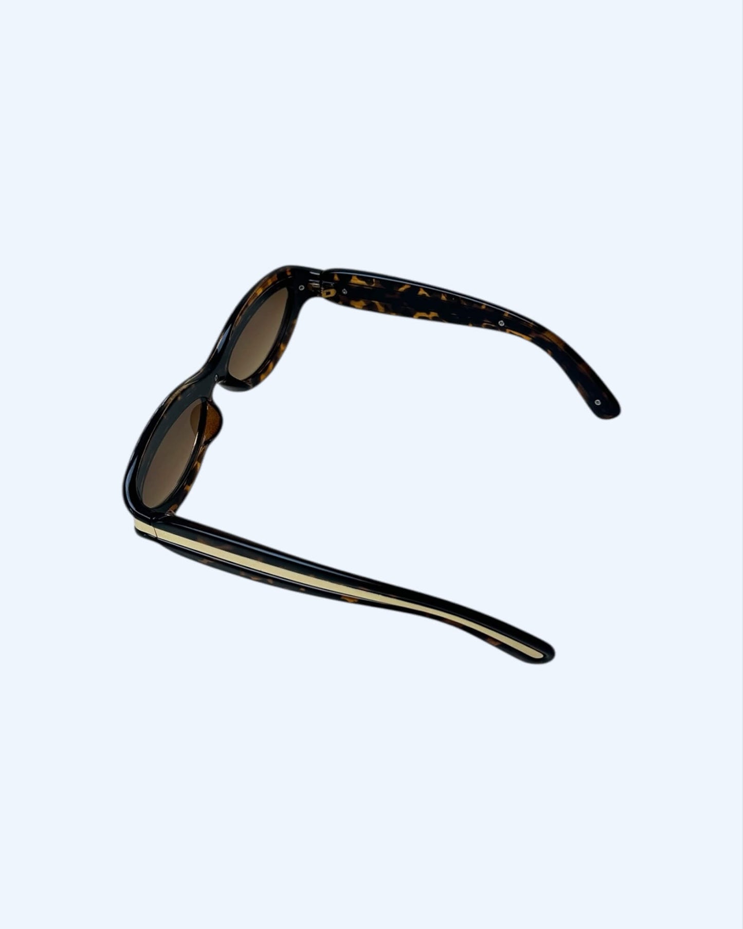 Luna – Óculos Cat Eye Tartaruga com Dourado