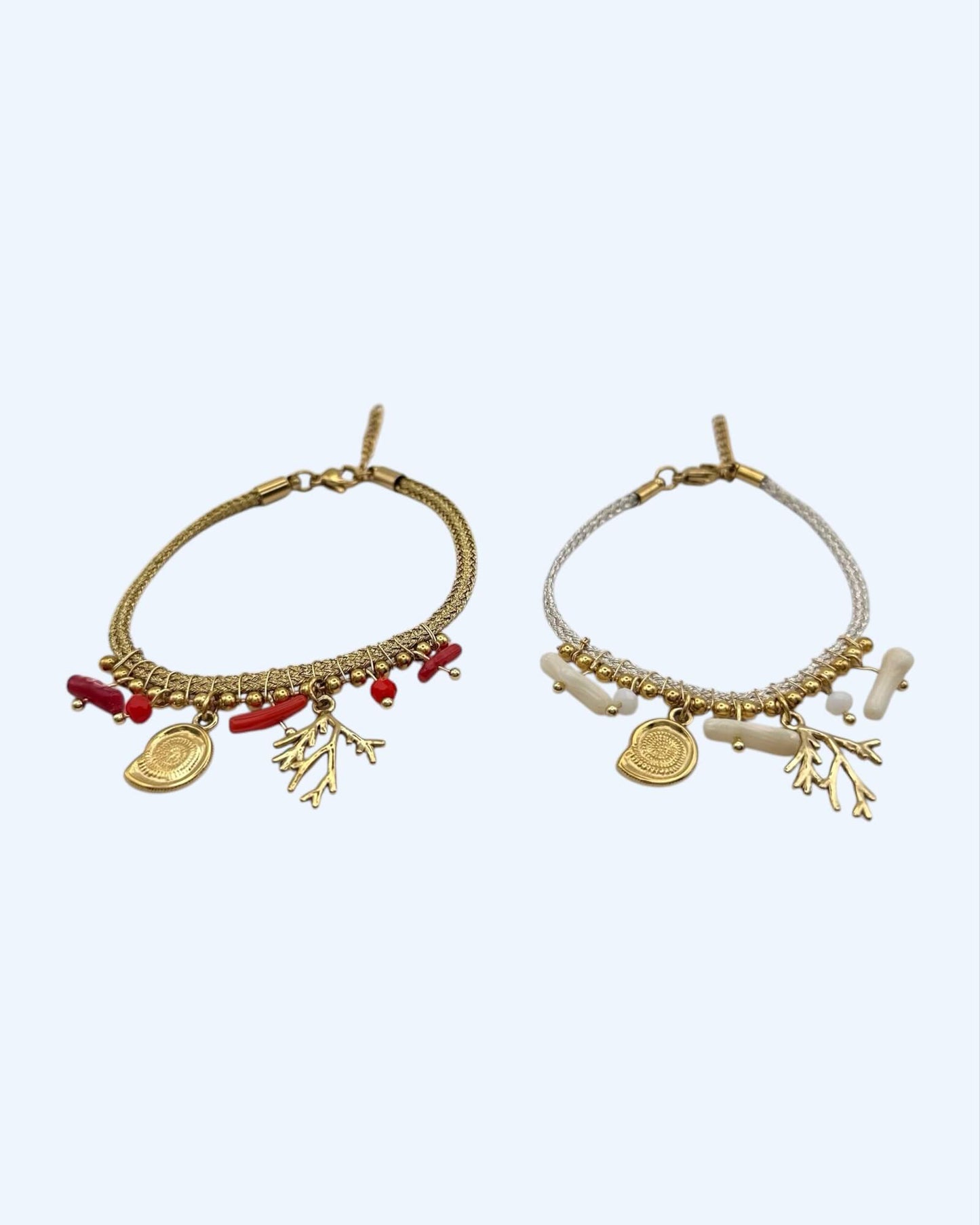 PULSEIRA COM CORDÃO METALIZADO E PENDENTES CORAL EM AÇO