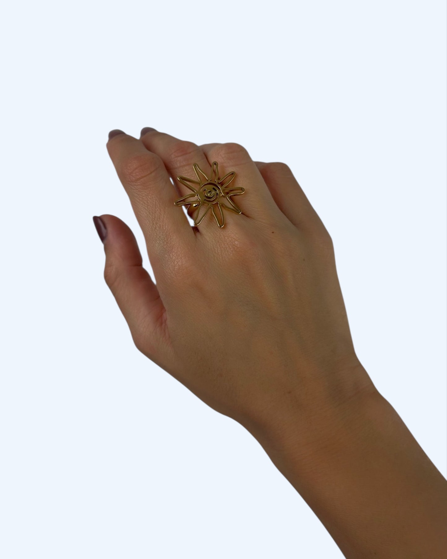 ANEL DOURADO COM SOL TRIBAL em aço inoxidável