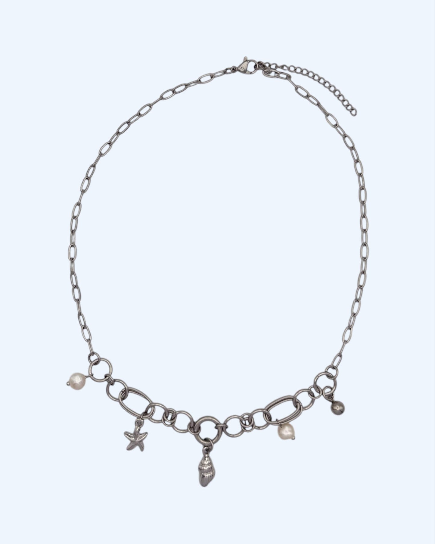 COLAR EM AÇO COM BÚZIO, PÉROLAS E ESTRELAS-DO-MAR