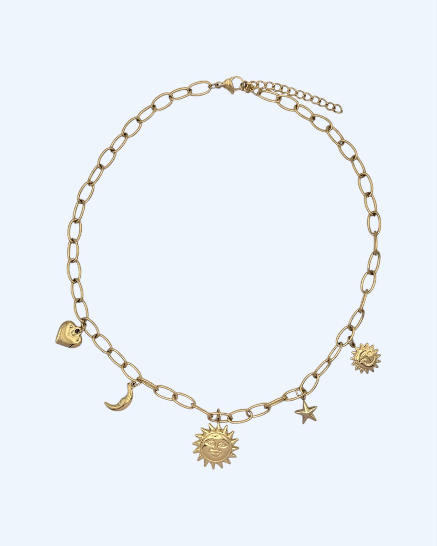 COLAR EM AÇO COM MEDALHAS DE SOL, LUA, ESTRELA E CORAÇÃO