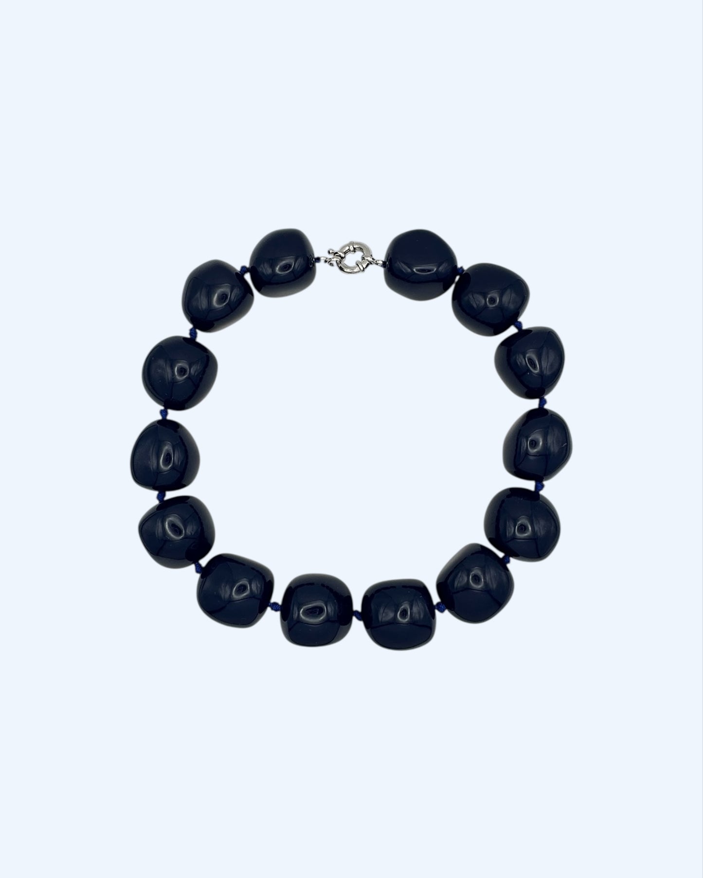 COLAR BOLD EM CORDÃO E BOLAS EM RESINA