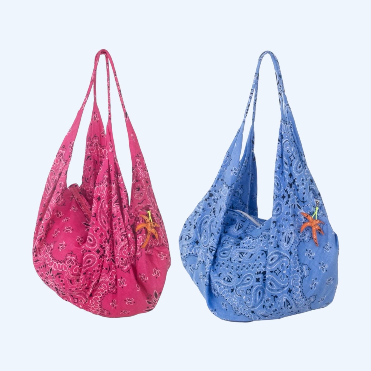 Mala de verão de ombro com padrão bandana, em forma de saco hobo grande, disponível nas cores azul e em rosa.