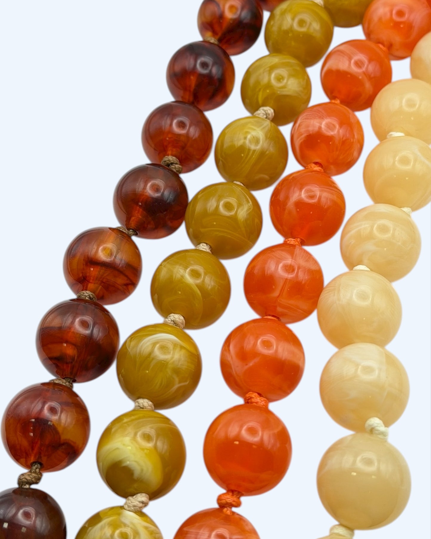 COLAR BOLD COM BOLAS EM RESINA