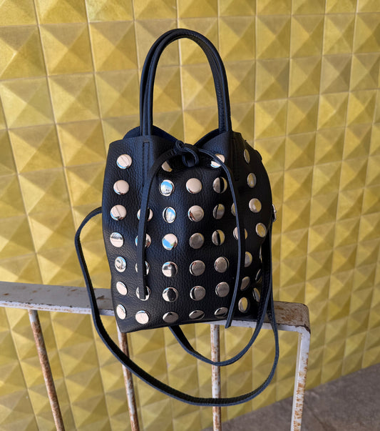 Mala de pele com tachas de mão/tiracolo/ombro