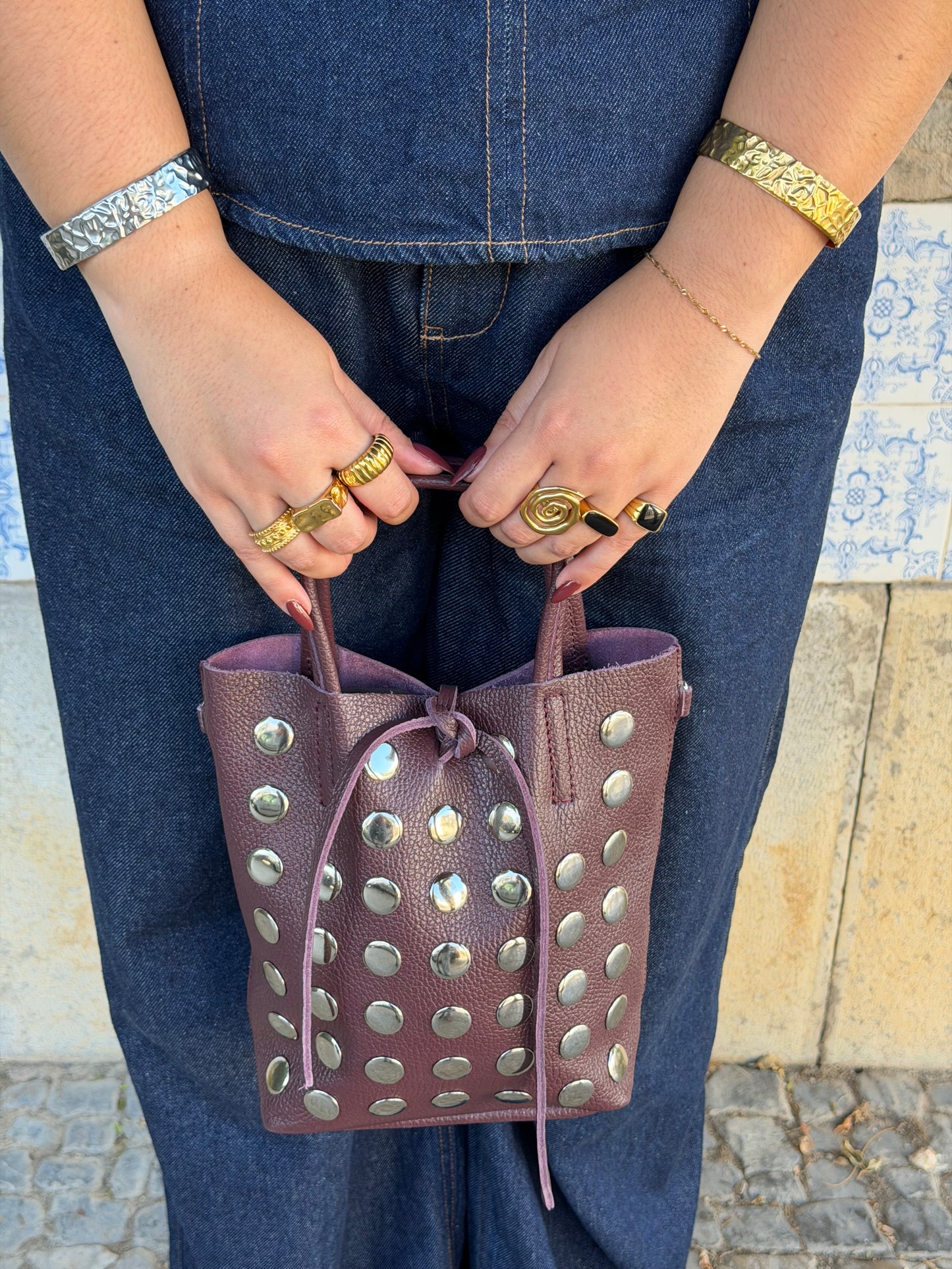 Mala de pele com tachas de mão/tiracolo/ombro