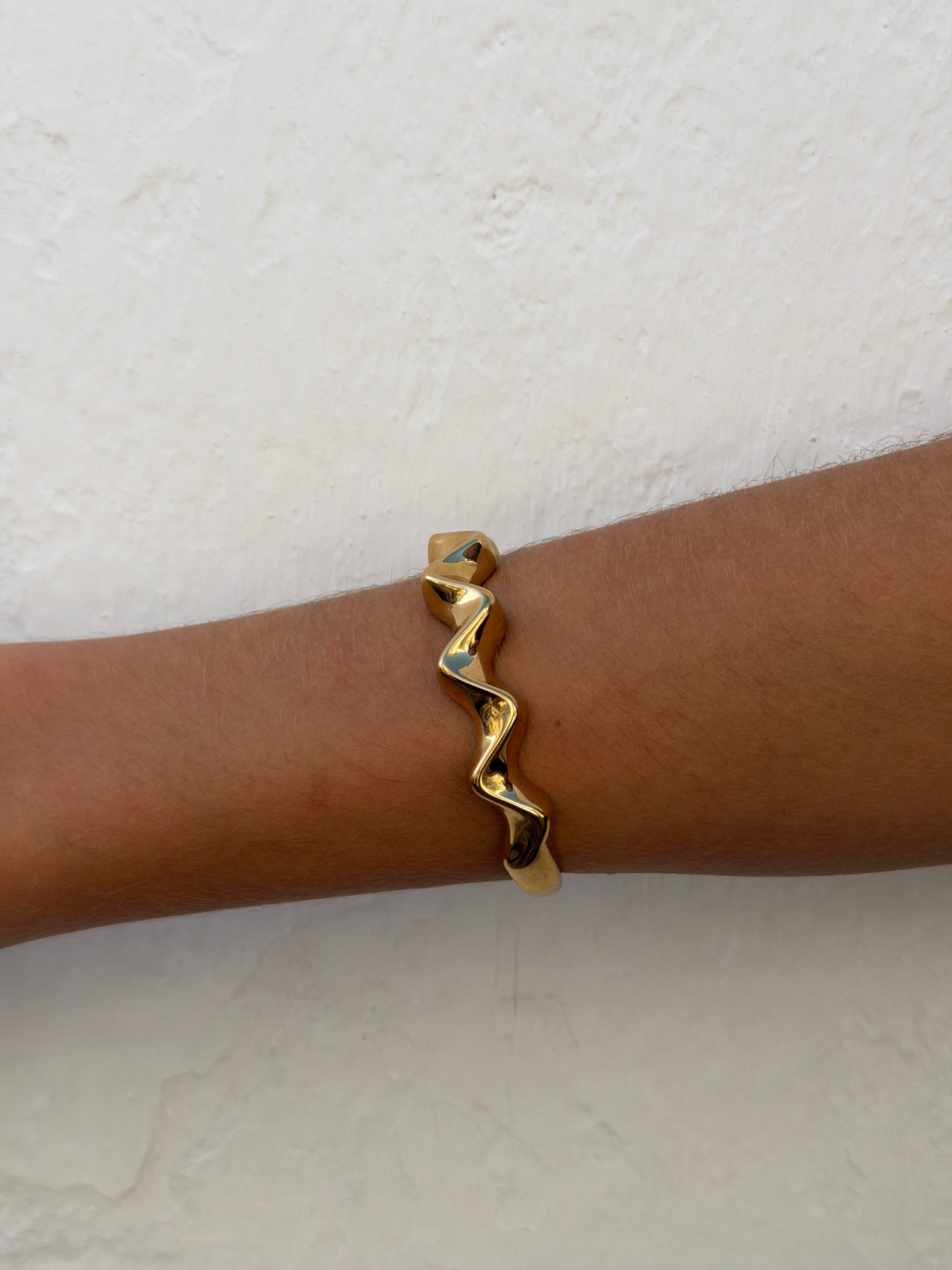 RISE - PULSEIRA ZIGUEZAGUE RÍGIDA EM AÇO INOXIDÁVEL