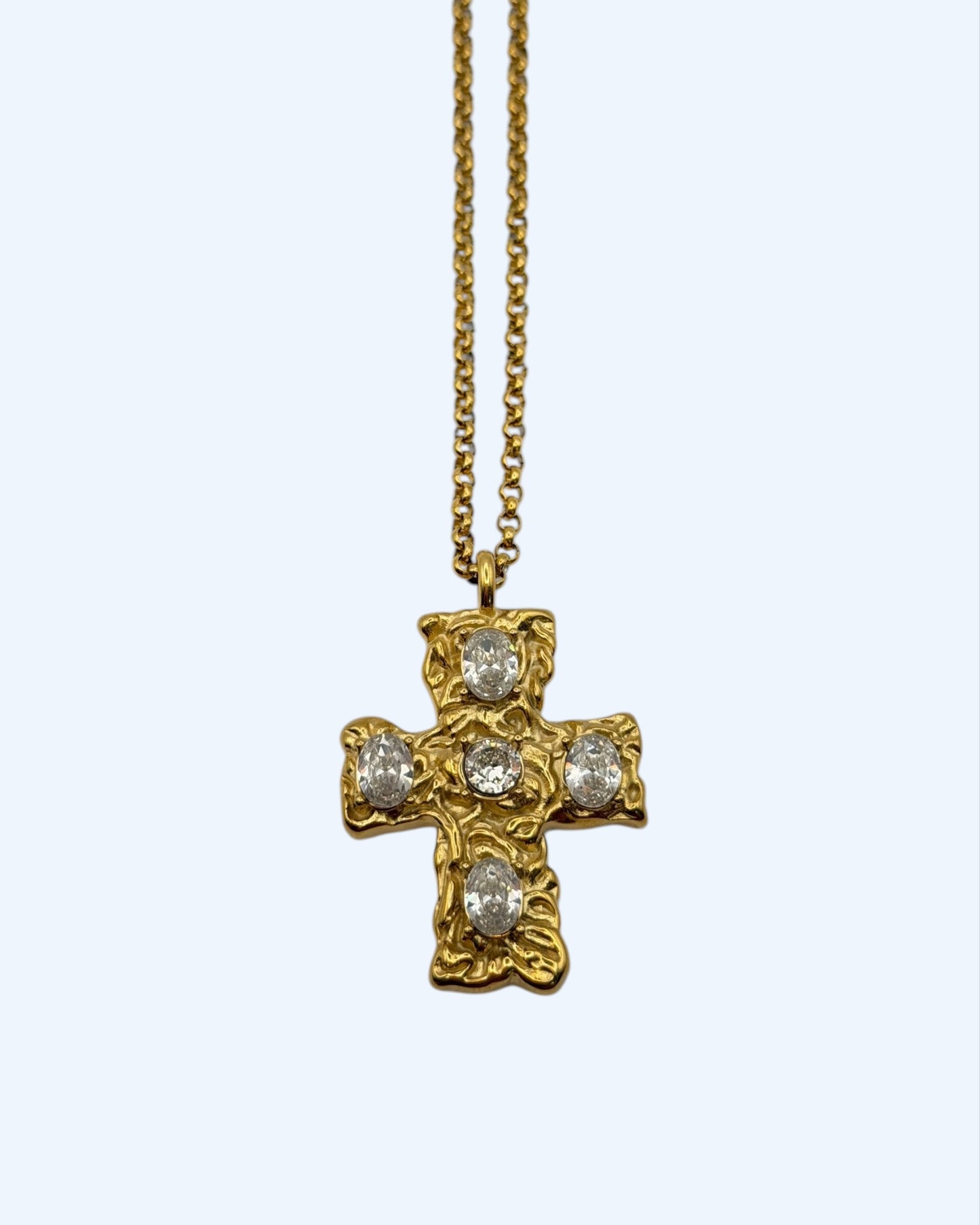 COLAR OU CHOKER CORRENTE COM CRUZ BARROCA COM PEDRAS