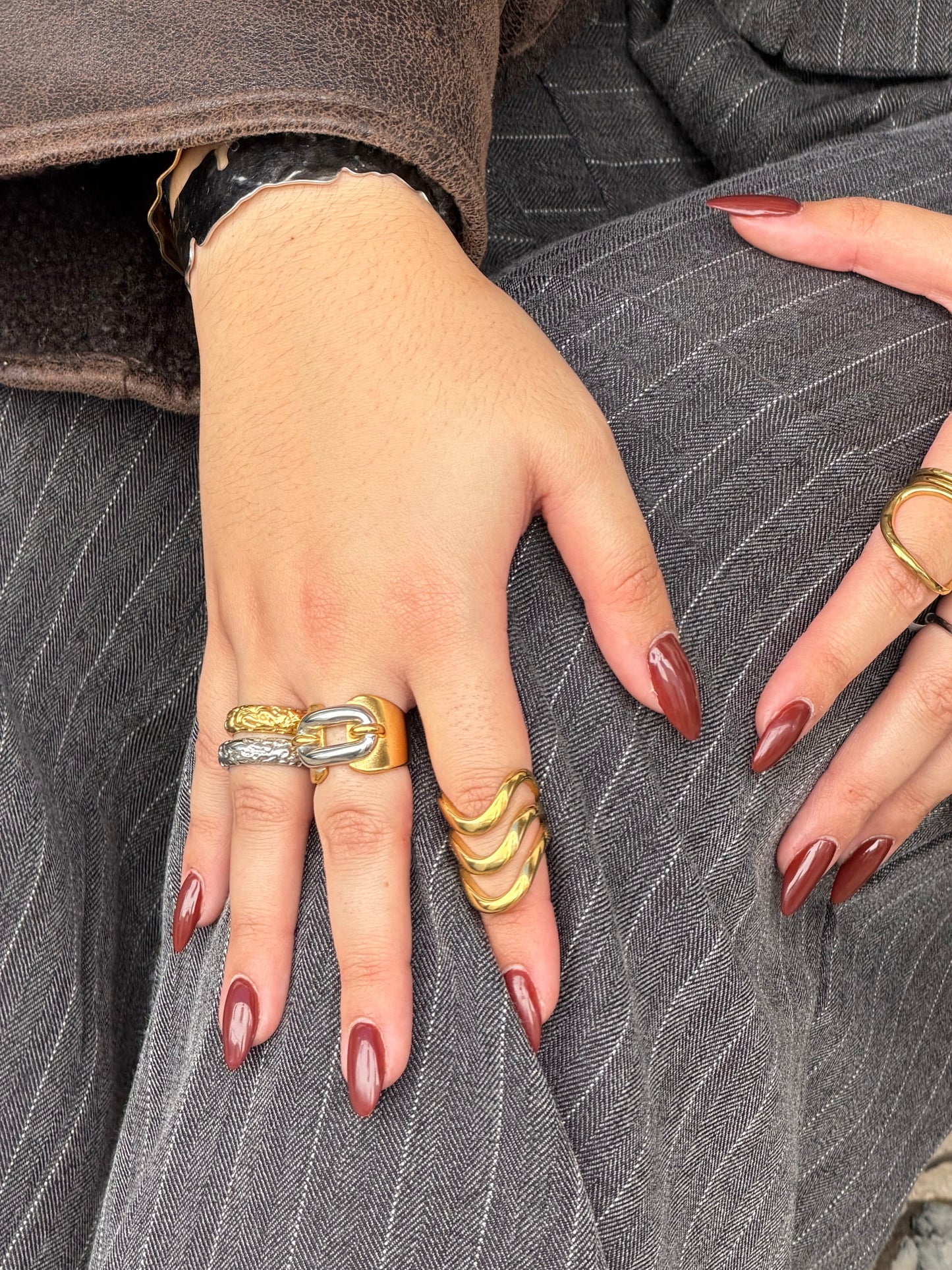 ANEL DOURADO CURVAS ARMADURA EM AÇO INOXIDÁVEL