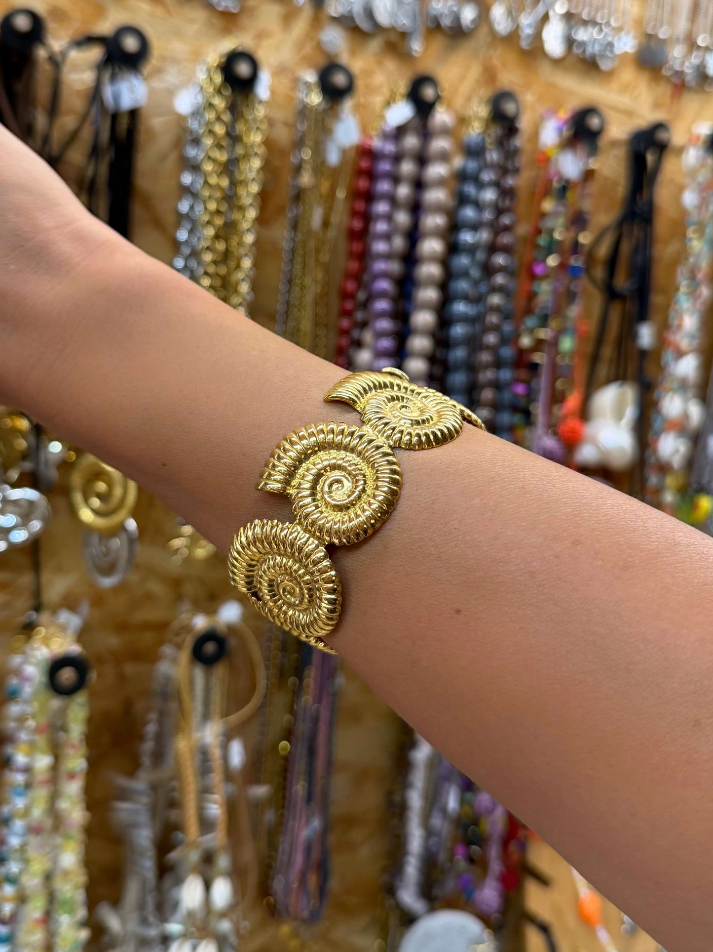 ADJUSTABLE STAINLESS STEEL SPIRAL SEA CUFF BRACELET