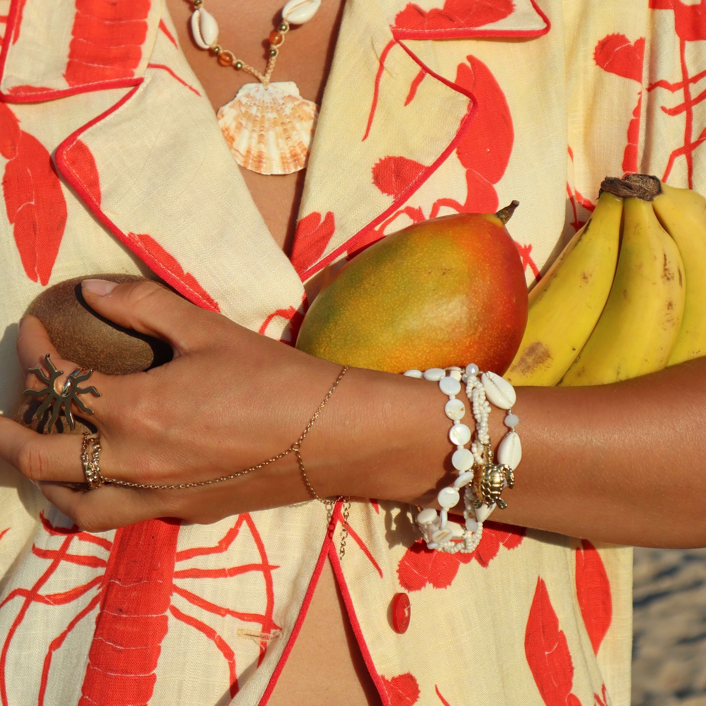 STAINLESS STEEL HAND CHAIN BRACELET