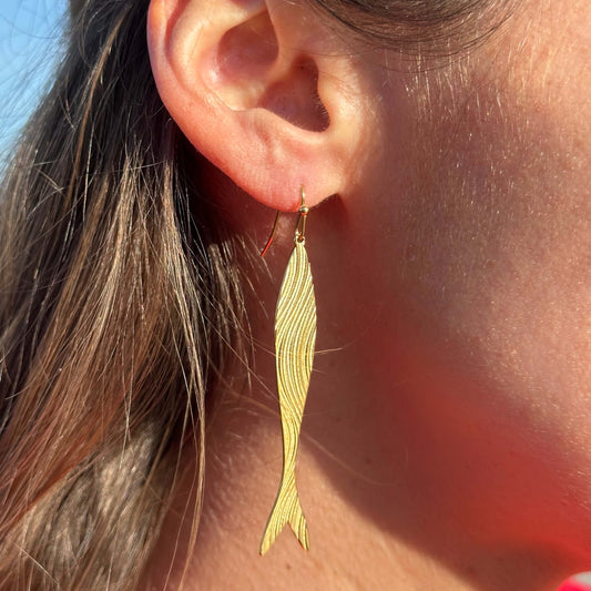 LONG STEEL EARRINGS WITH GOLD OR SILVER FISH