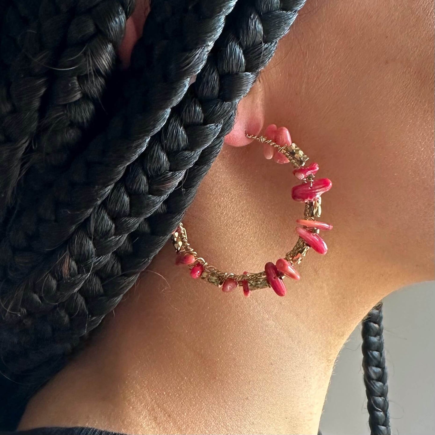 BOHO GOLDEN STEEL HOOP EARRINGS WITH CORAL DETAILS