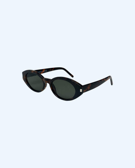Lana – Óculos Cat Eye Tartaruga com Lente Fumada