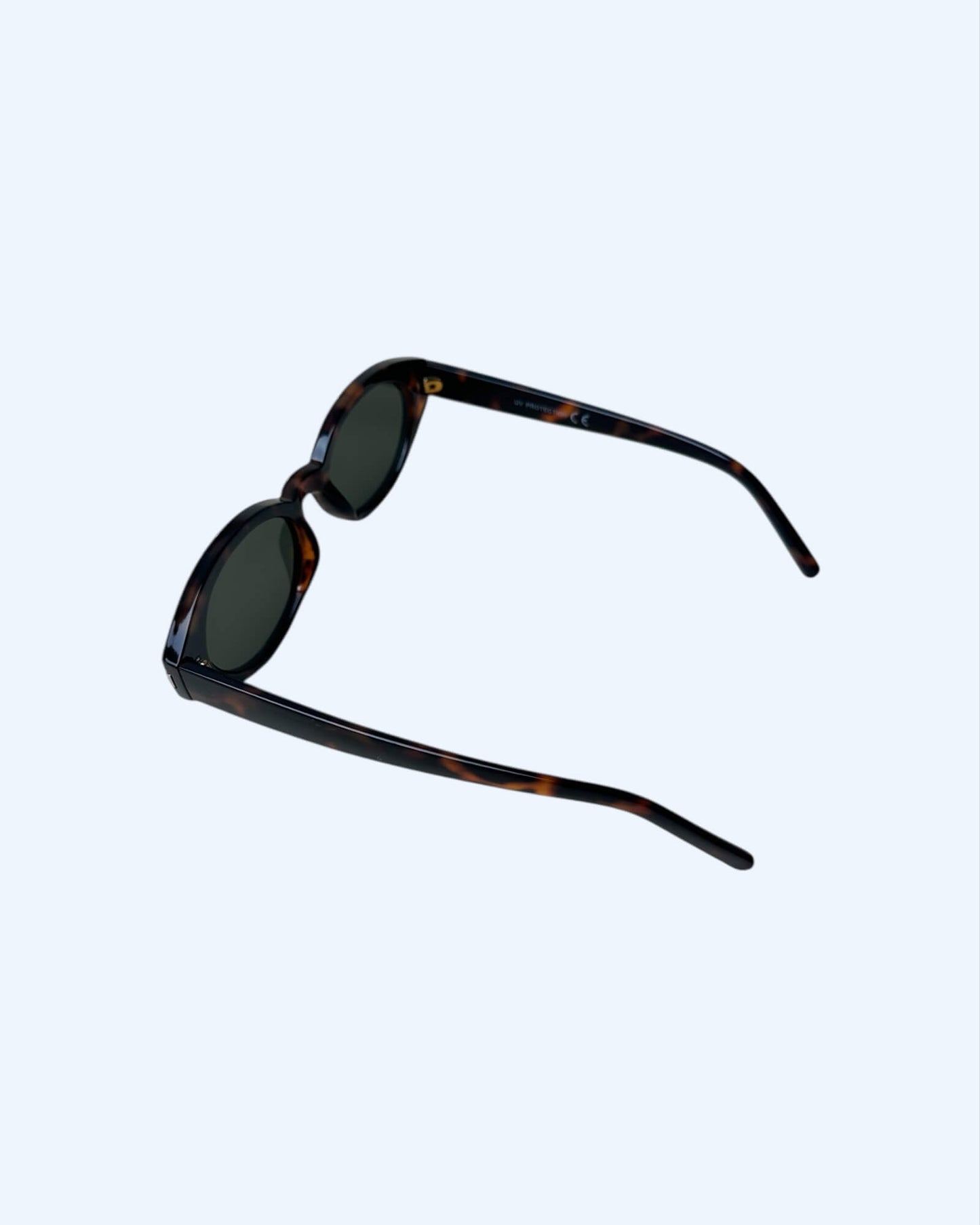 Lana – Óculos Cat Eye Tartaruga com Lente Fumada