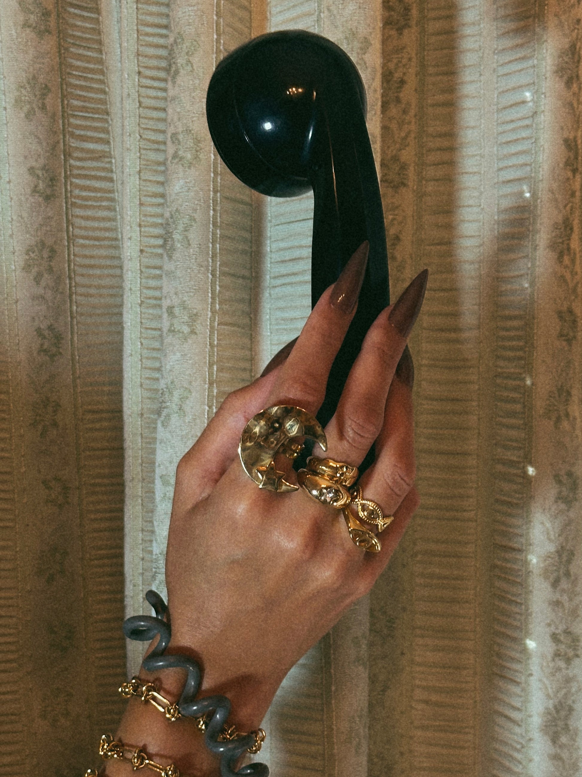 ANEL DOURADO COM ESTRELA ZIRCÓNIA EM AÇO INOXIDÁVEL