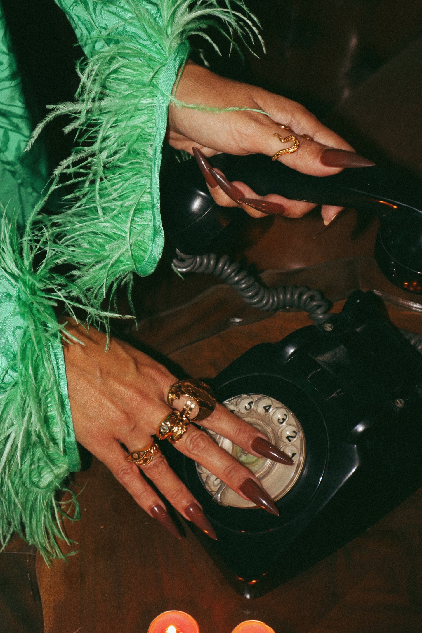 ANEL LUA COM ESTRELA DOURADO EM AÇO INOXIDÁVEL AJUSTÁVEL.