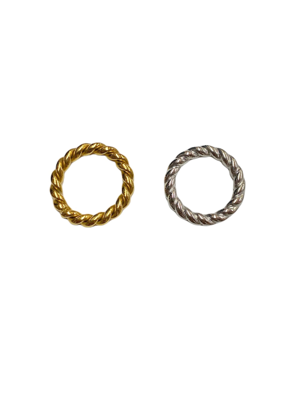 Vista frontal do Anel prateado total corda entrelaçada em aço inoxidável.