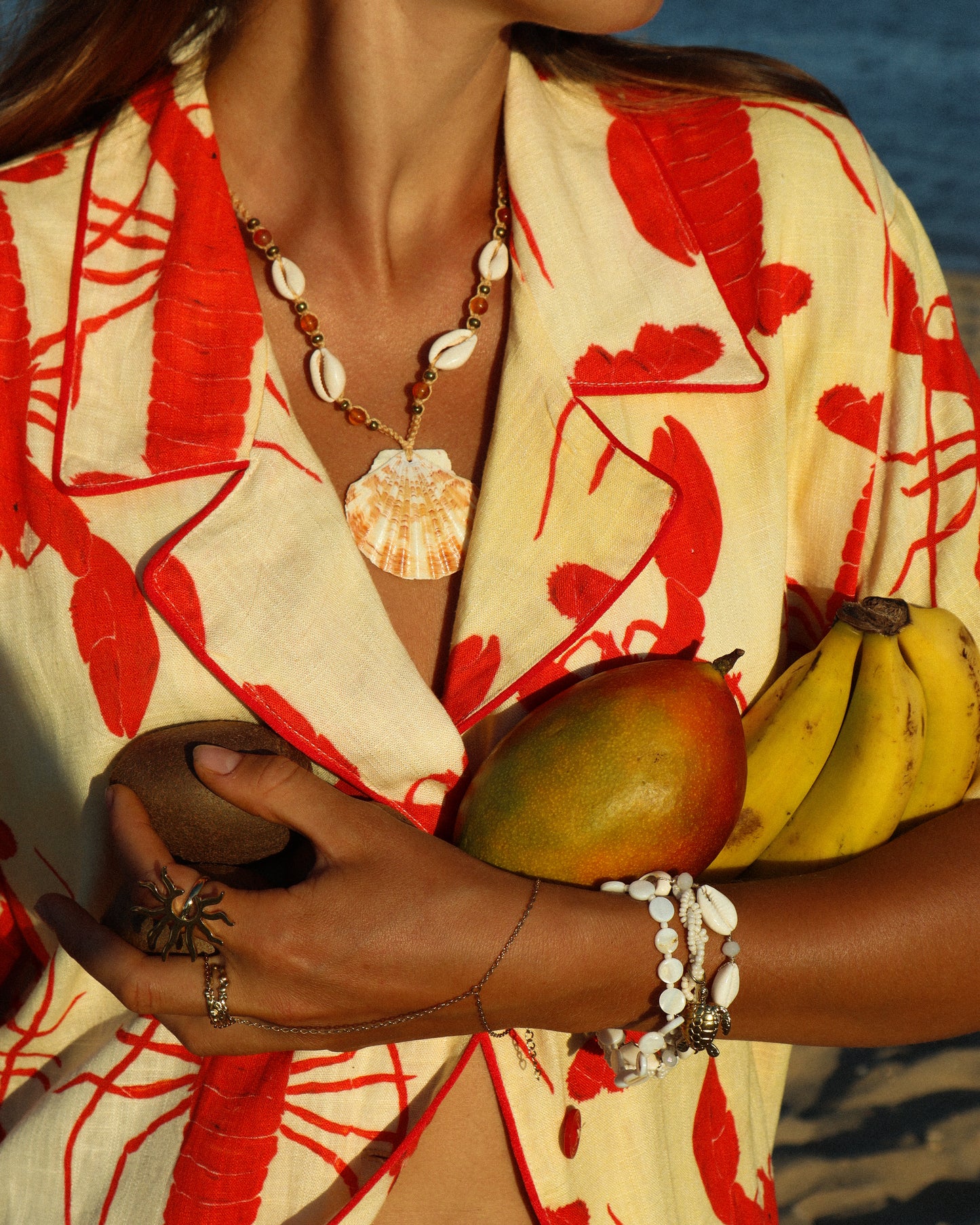NECKLACE WITH NATURAL COWRY SHELLS