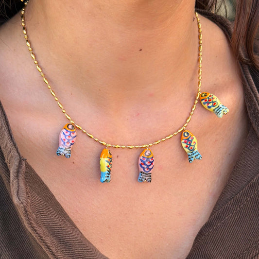GOLD NECKLACE WITH COLOURED FISH IN STAINLESS STEEL